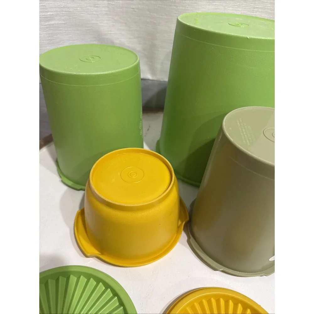 Lot x 4 Vintage Tupperware Nesting Canisters w/Lids Green Avocado Starburst